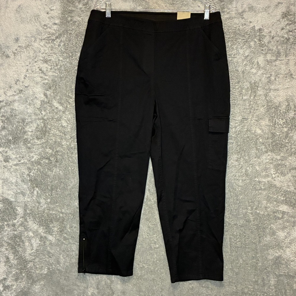 Chicos 2 Women Pull On Straight Crop 12 Cargo Zip Hem Classic Casual Black NWT